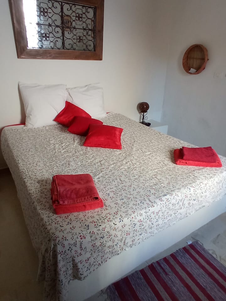 Dhomë gjumi 1 kat përdhe 