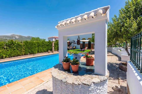 Casa Subbética Cordobesa. Piscina privada y WI-FI