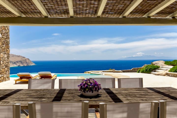 Mykonos Villa Lagoon – Views Over Elia Beach gallery image 5