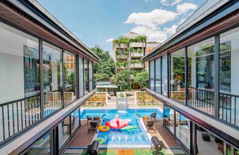 Luxury Villa 10 Bedrooms - Walk to My Khe beach.