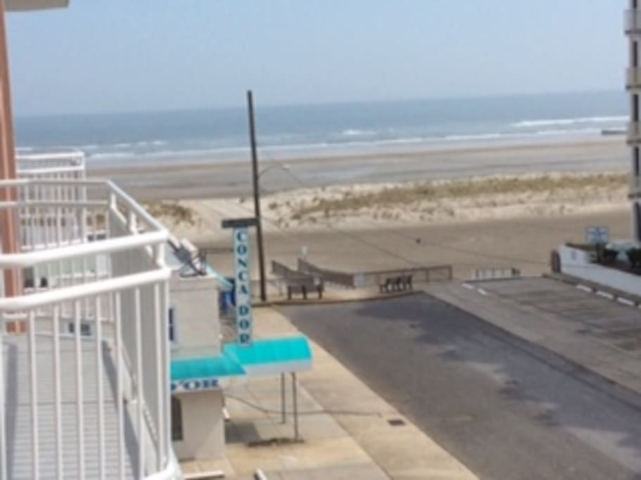 OCEAN VIEW
STEPS TO THE BEACH