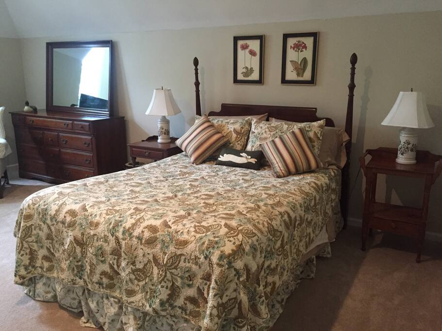 First bedroom queen bed