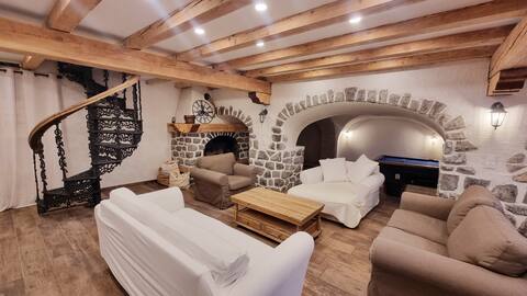 Grande Maison au pied du Col
