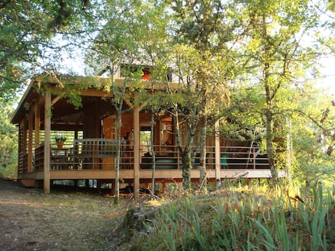 Lodge on the Causse and magical view of the Dordogne