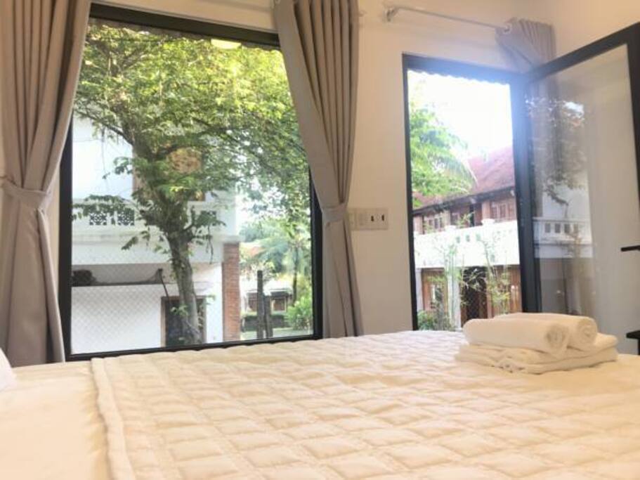 Queen room with garden view