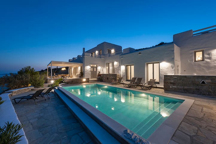 Luxury villa Ninemia 1 Paros
