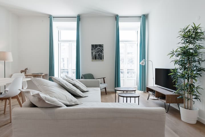 The Savoy Truffle. Outstanding View. Minimalist Design