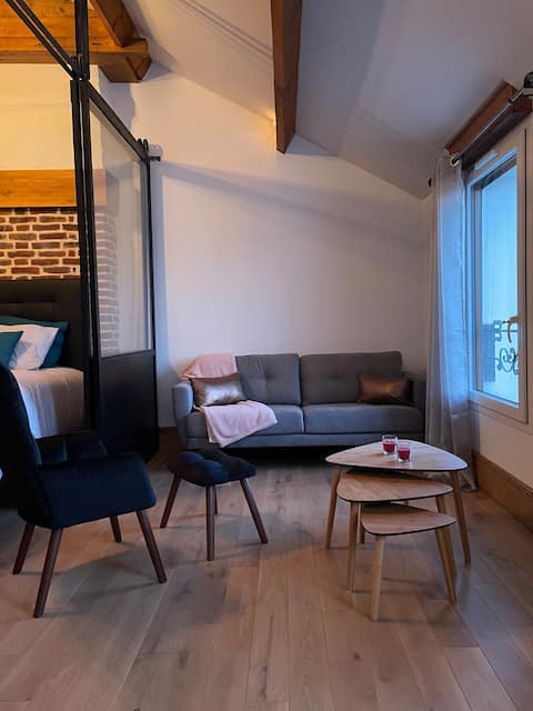 Popular Airbnb listing: Apartment for 2 with sea view in Le Tréport