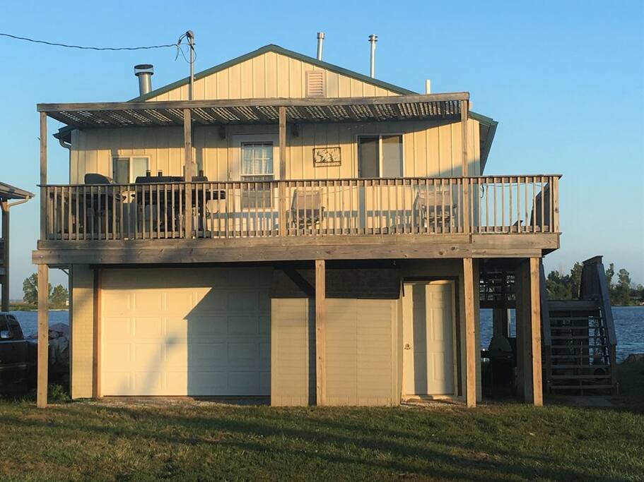 Back side of the cabin (as you will see it when you pull up)
