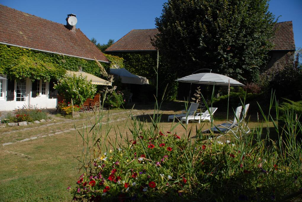 Spacious garden to relax, enjoy BBQs and the sun