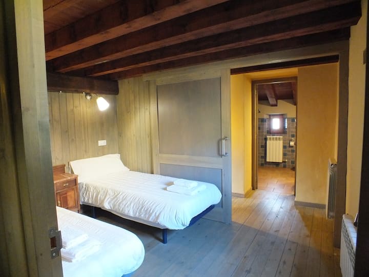 ชั้นแรก: ห้องเตียงใหญ่