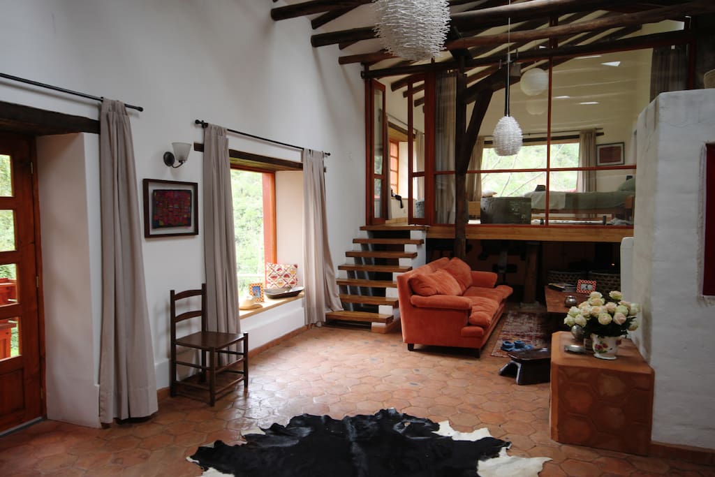 Sala, vista desde la entrada