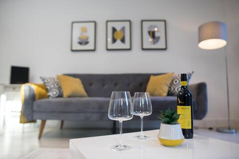 Luxury Cambridge City Apartment + FREE PARKING