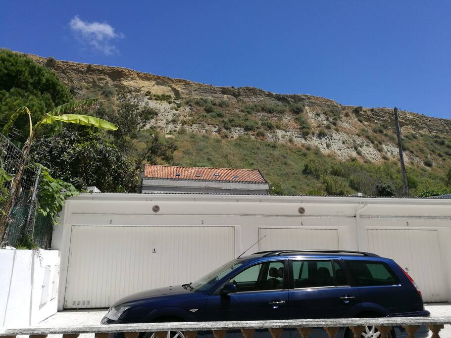A quite place between the hills and the city