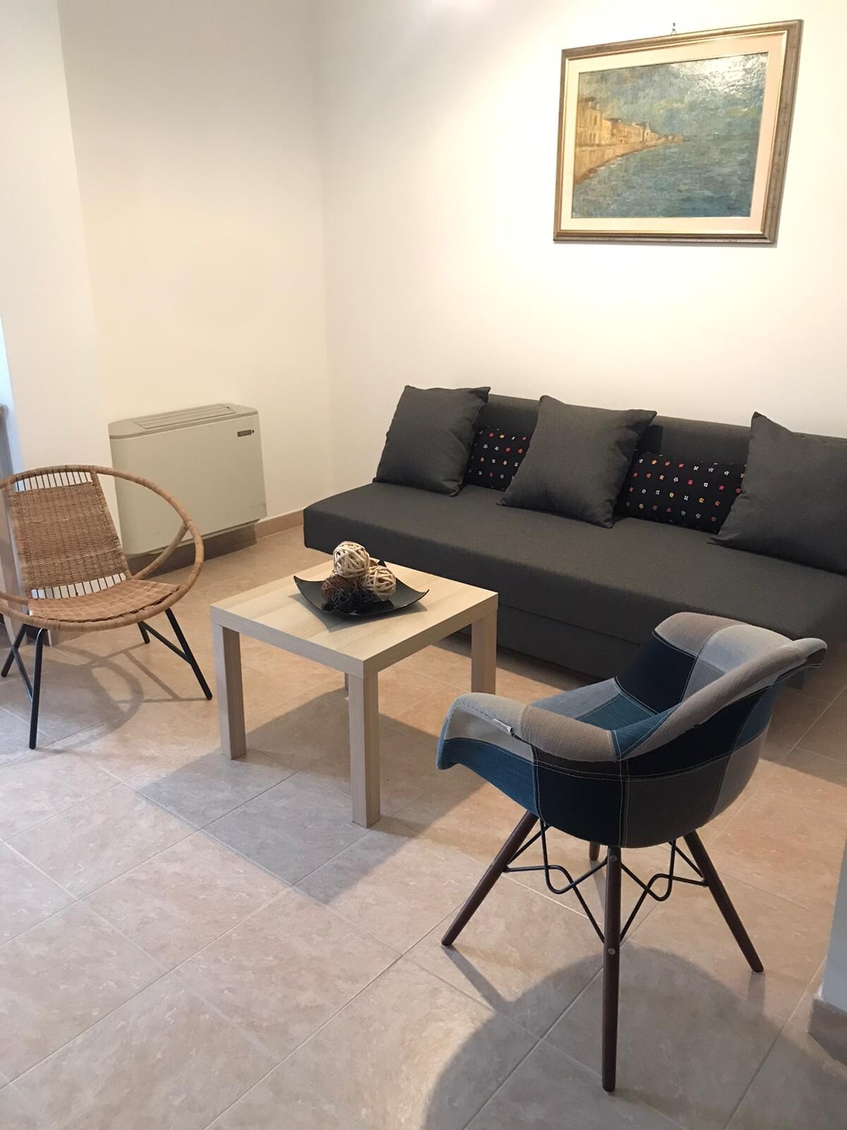 Popular Airbnb listing: Sea view apartment with covered veranda in Siracusa