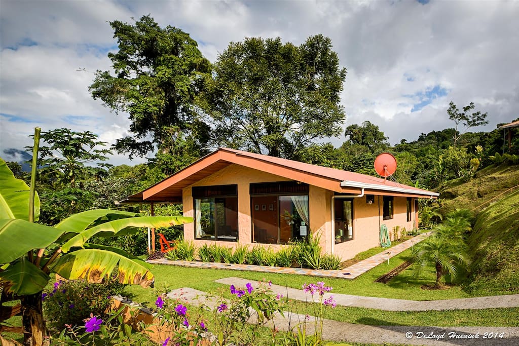 Welcome to Encantada Guest House Sleeps up to 8...Fantastic Lake View!