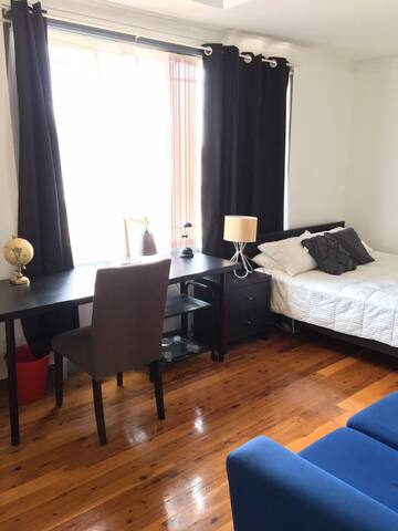 Airbnb Middleton Grange Holiday Rentals Places To Stay