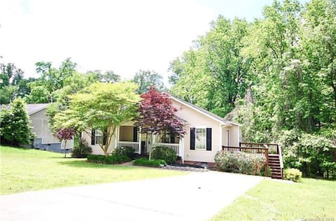 Sacred Space: Solar Plexus private BR/BR 2 guest