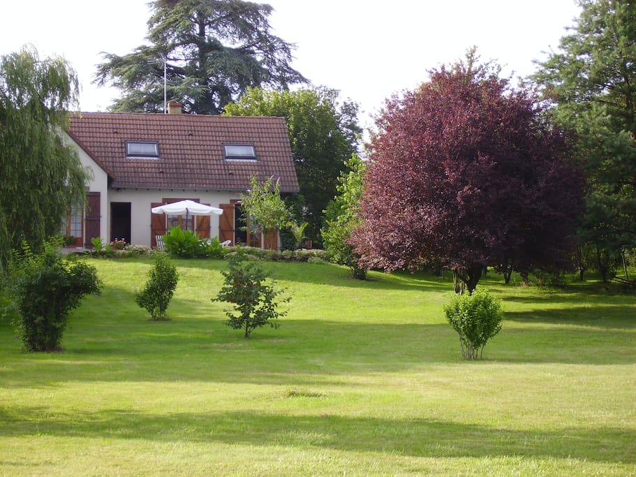 avant de la maison (studio sur la gauche)