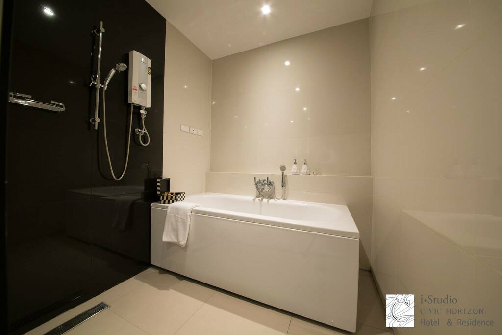Shower Tub and Rain Shower