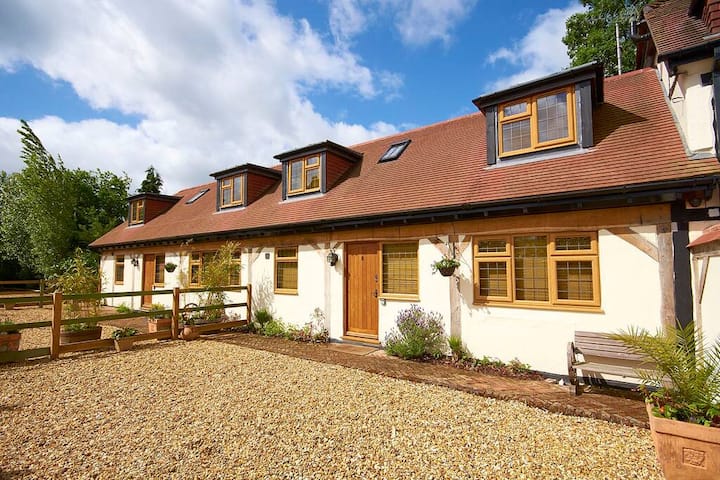 Charming New Forest Getaway - Fordingbridge