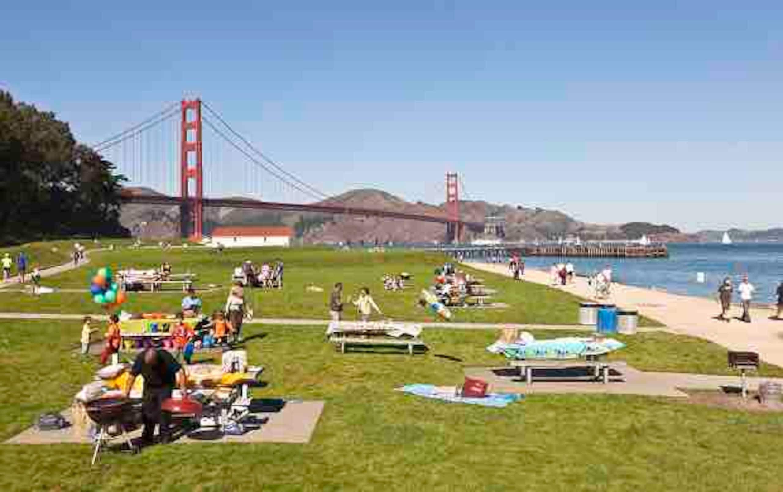 Villa in San Francisco · ★4.95 · 5 bedrooms · 6 beds · 3 baths - Image 68