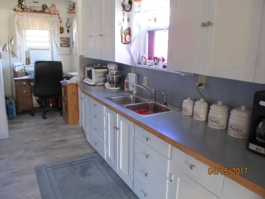 Fully equipped kitchen
