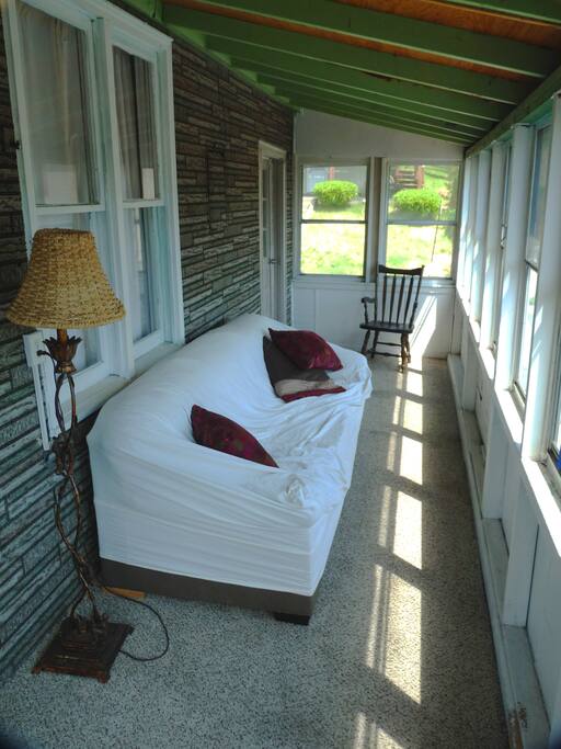 enclosed patio, smoking permitted