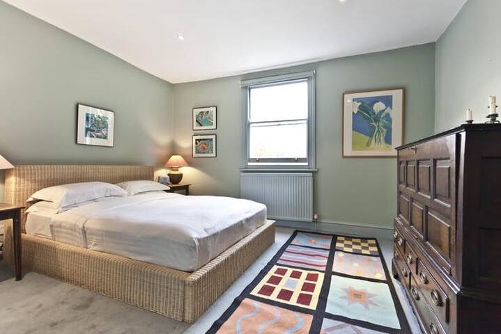 Atmospheric and enchanting – Lancaster Grove gallery image 5