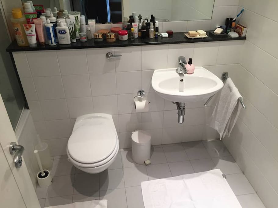 Private Bathroom with Tub