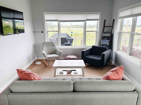 Top performing Airbnb: Brackley Beach Sea Breeze Cottage in Queens