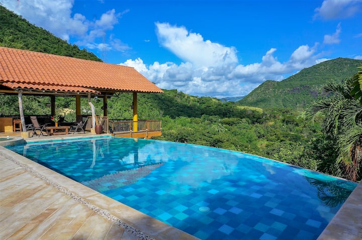 Top Spot with an Amazing View in Entrepuentes-Apulo!