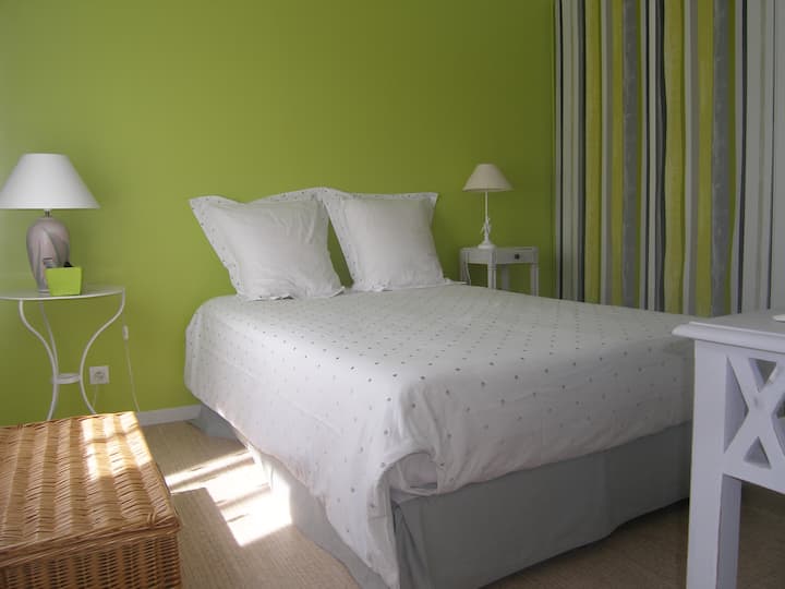 Bed & Breakfast, in eco-friendly house near 24H