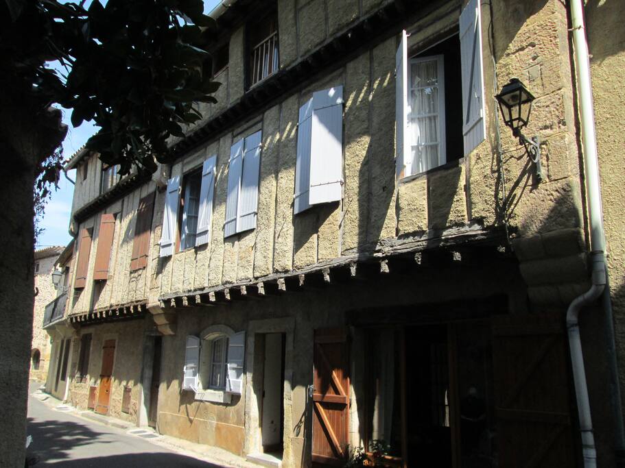 Front of the house in Rue Calviere