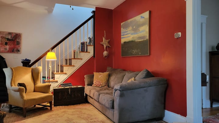 Charming Bungalow 3 Blocks From The Downtown Mall - Charlottesville, VA