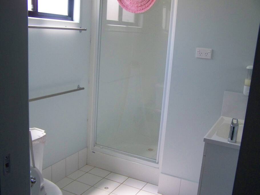 Bathroom/ ensuite