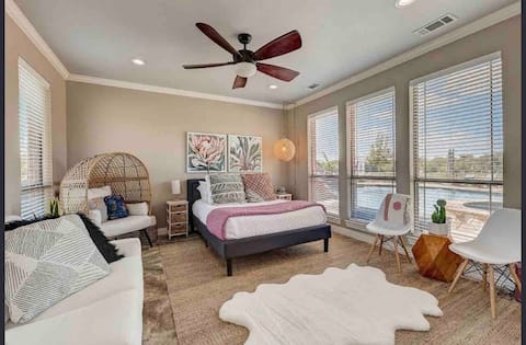 Private & Cozy Canton Pool House