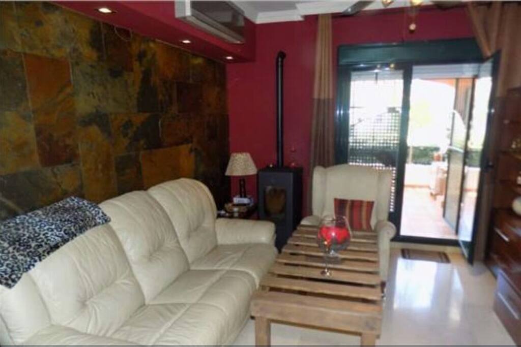 Salón con aire acondicionado