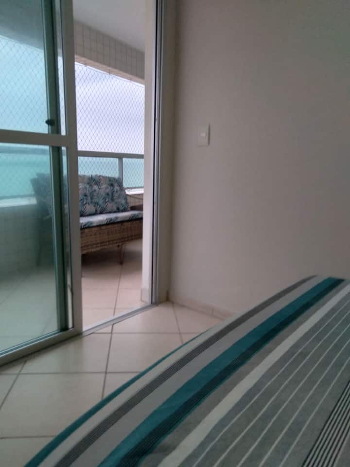 جناح ،  فكر في الاستيقاظ على هذا الإطلالة الخلابة على بحر إيتاباريكا 