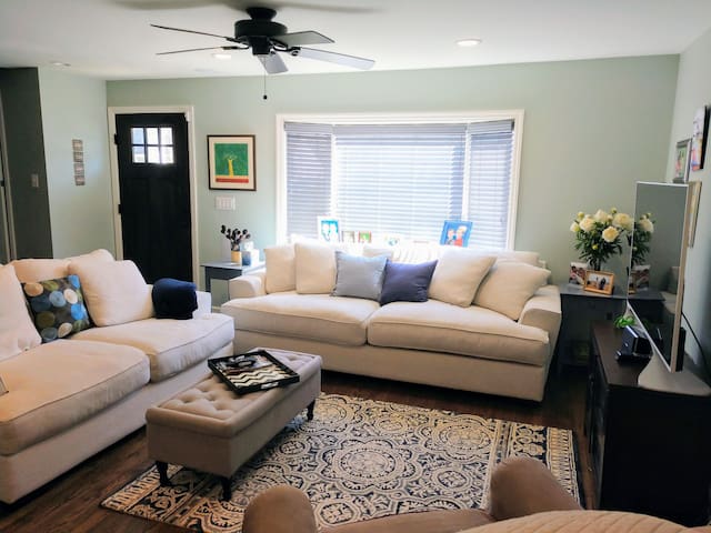 Renovated Home Near NYC/EWR Bachelorette! Wedding!