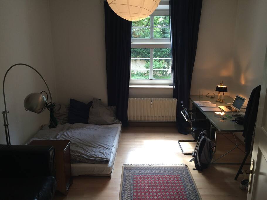 Quiet and 18qm big private room for two persons