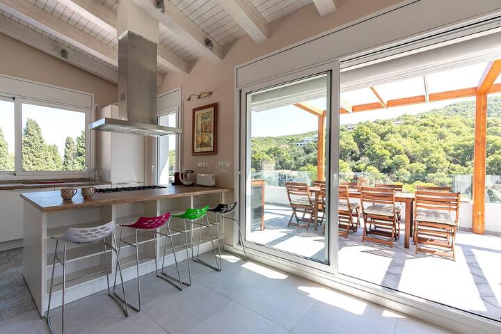 Modern villa with stunning views & private pool gallery image 5