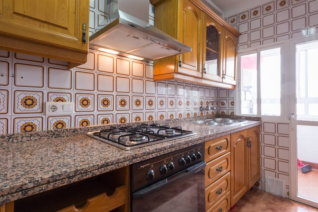Amplia cocina.