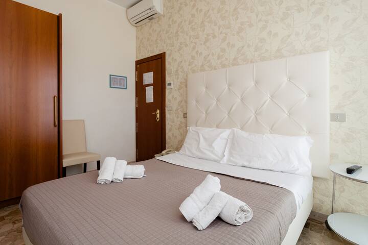 camera privata sul mare zona fiera