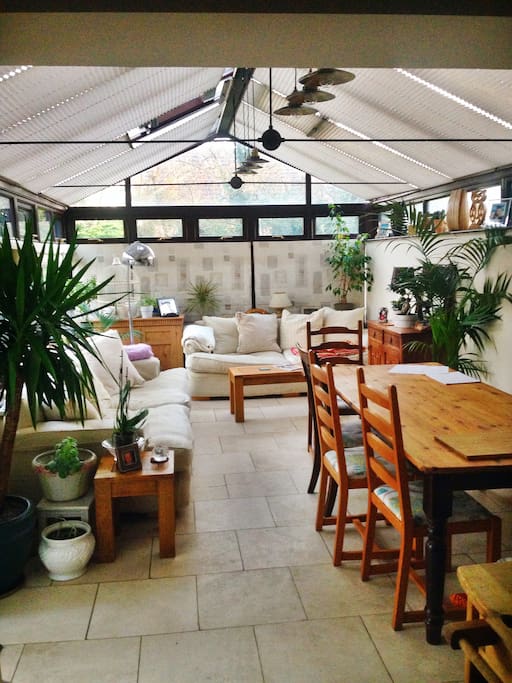 Spacious Conservatory Area