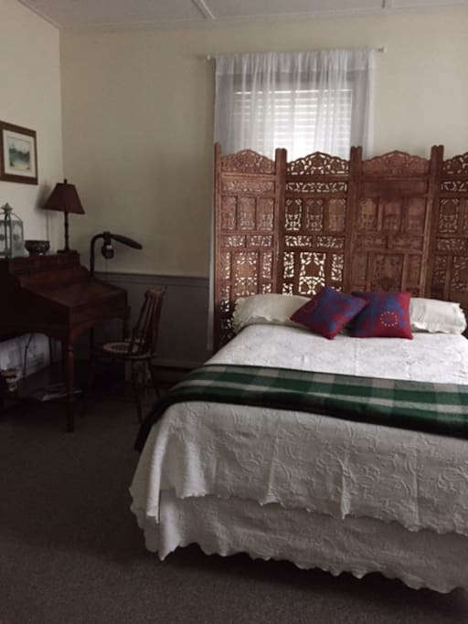 Full sized bed