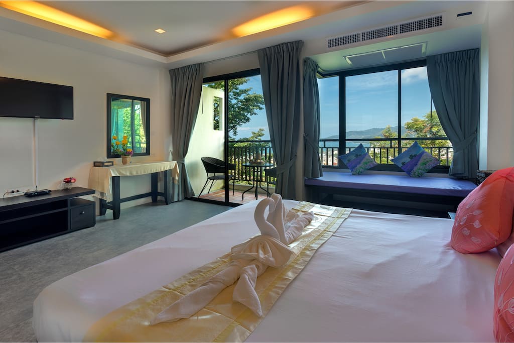 seaview room & balcony