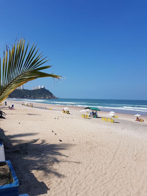 Praia do tombo, areia e água limpa, surf e esporte de Praia