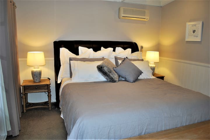 Main bedroom - king size bed