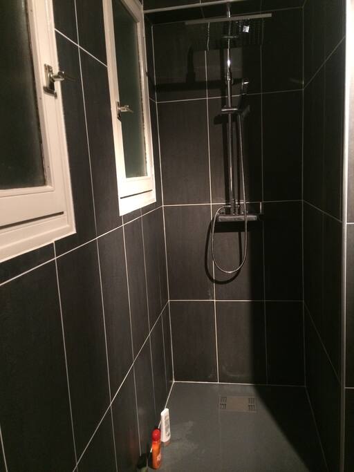 Jolie douche à l'italienne